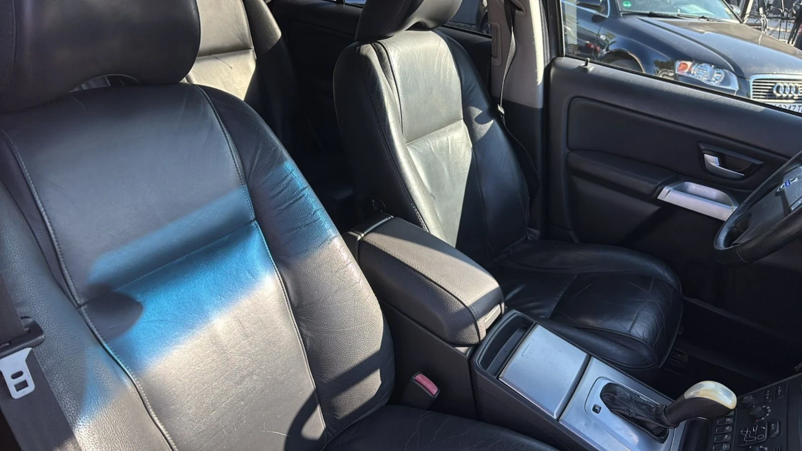 Volvo Xc90 4.4i v8 7 местен - изображение 10