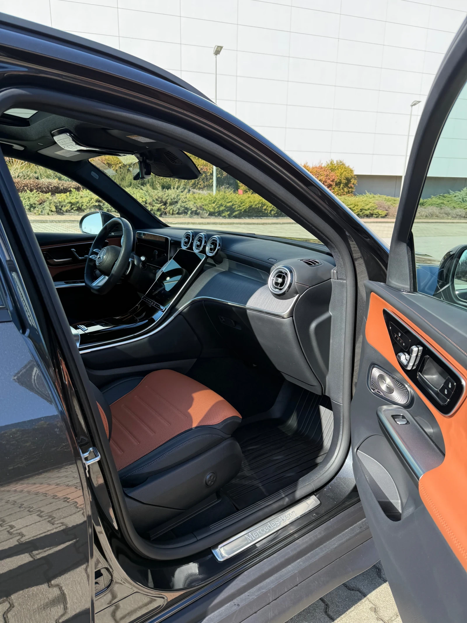 Mercedes-Benz GLC 350e Plug-in Hybrid 7500 km ! ГАРАНЦИОНЕН !!!, снимка 15 - Автомобили и джипове - 53772022