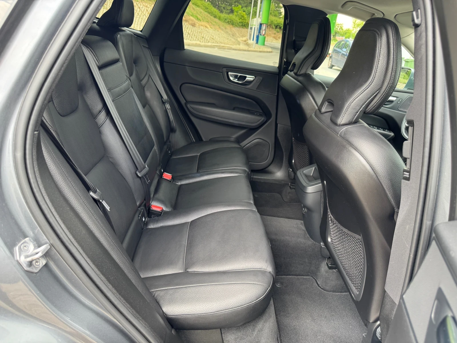 Volvo XC60 2.0D B4 HYBRYD 197/ FACE-LIFT/MOMENTUM PRO/НОВА, снимка 17 - Автомобили и джипове - 55024163