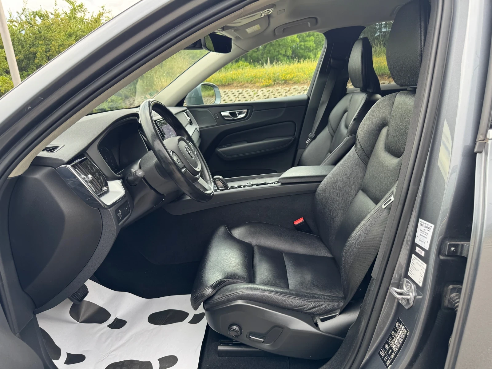 Volvo XC60 2.0D B4 HYBRYD 197/ FACE-LIFT/MOMENTUM PRO/НОВА, снимка 9 - Автомобили и джипове - 55024163