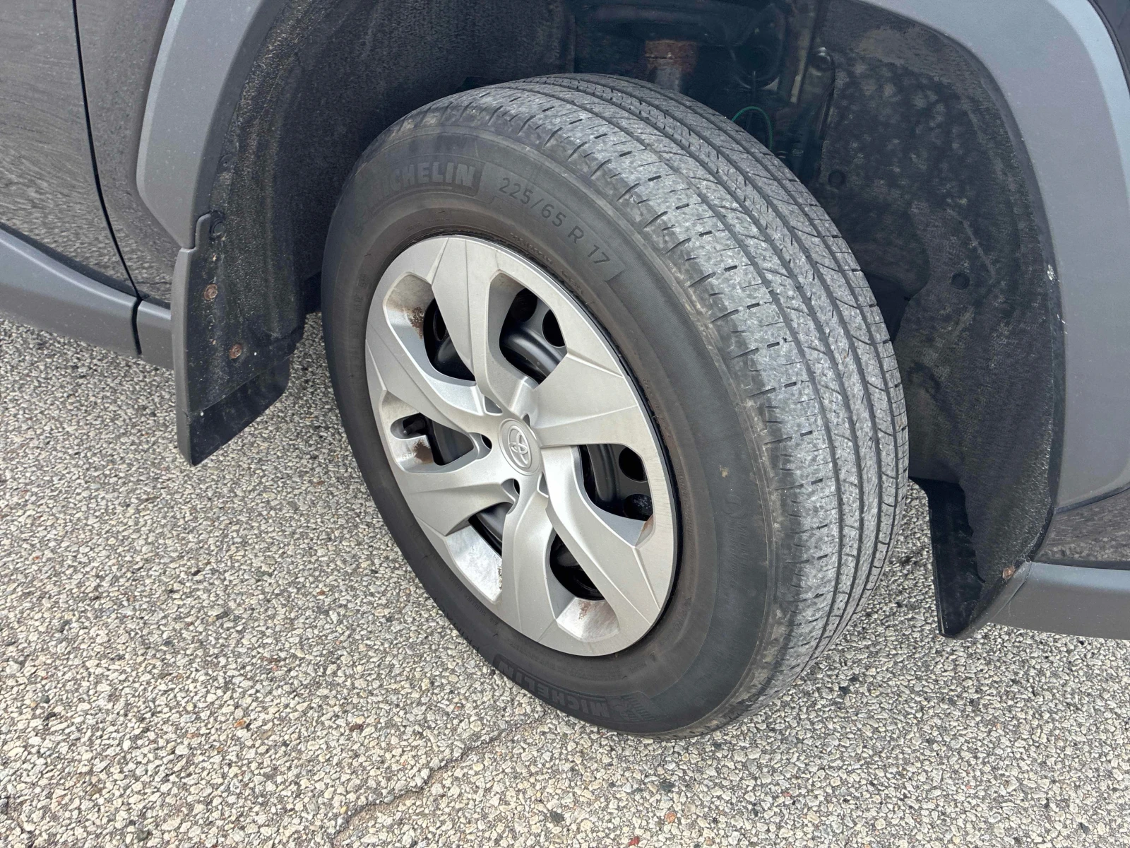 Toyota Rav4 * LE * АВТОКРЕДИТ * ГЛАВНО ПРЕДСТАВИТЕЛСТВО, снимка 6 - Автомобили и джипове - 56020917