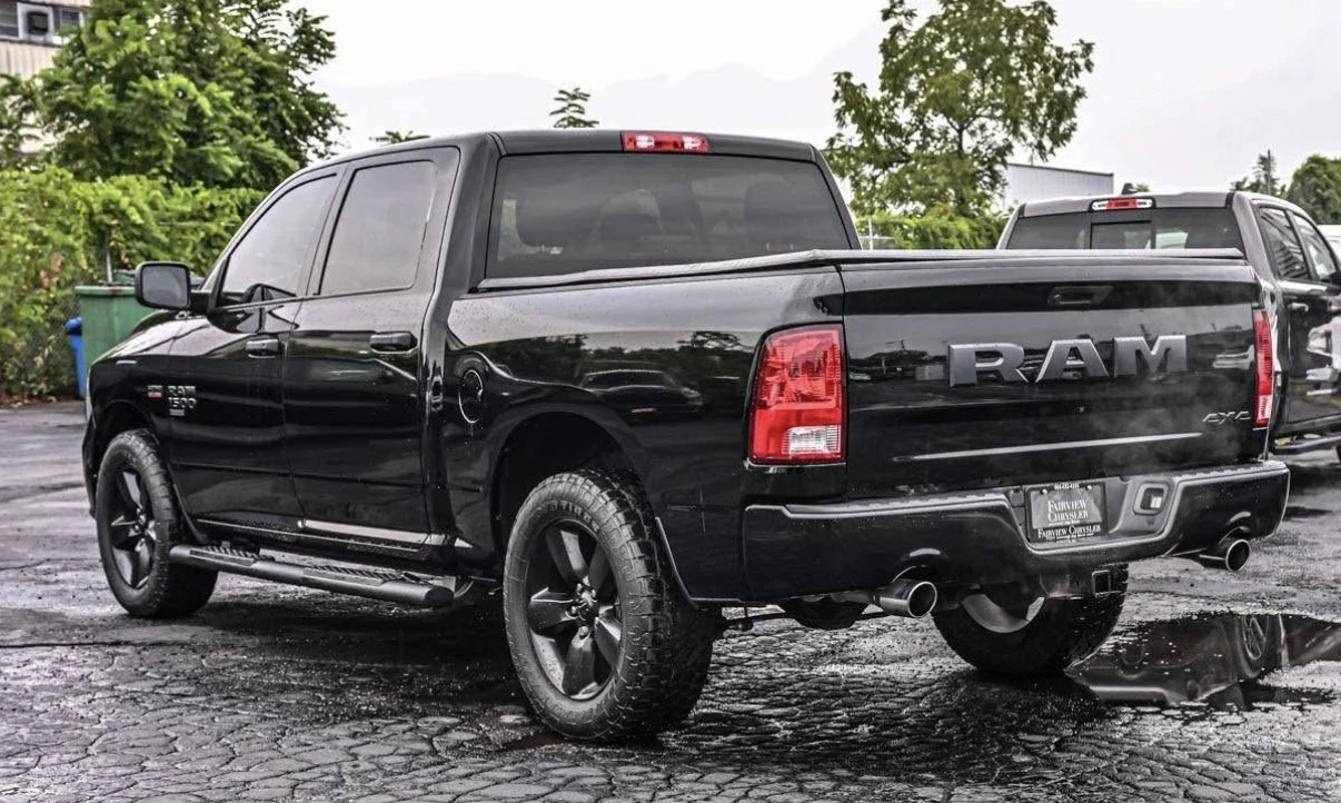 Dodge RAM 1500 5.7 HEMI * КАМЕРА * БЕЗ ИНЦИДЕНТИ * 1 СОБСТВЕНИК *, снимка 3 - Автомобили и джипове - 56060942