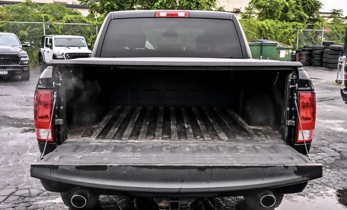 Dodge RAM 1500 5.7 HEMI * КАМЕРА * БЕЗ ИНЦИДЕНТИ * 1 СОБСТВЕНИК *, снимка 4 - Автомобили и джипове - 56060942