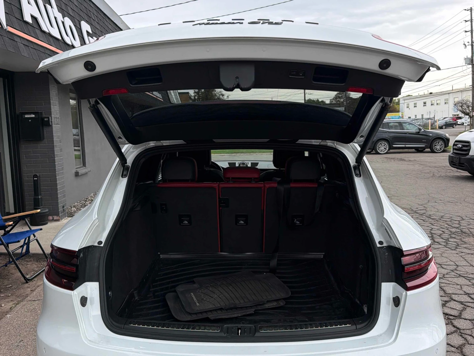 Porsche Macan * GTS * CARBON * KEYLESS * ПОДГРЕВ И ОБДУХВАНЕ* , снимка 13 - Автомобили и джипове - 56107279