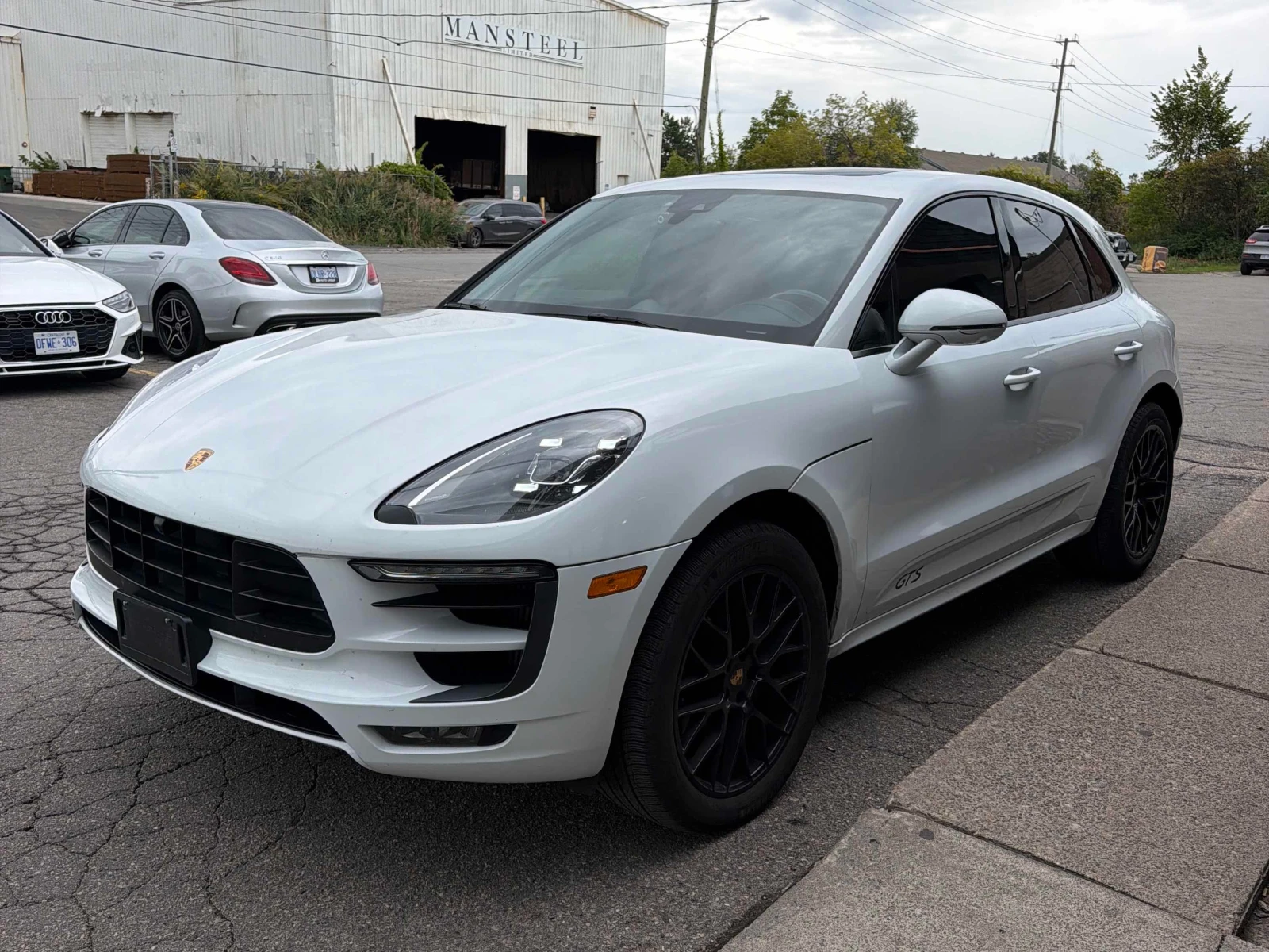 Porsche Macan * GTS * CARBON * KEYLESS * ПОДГРЕВ И ОБДУХВАНЕ* 