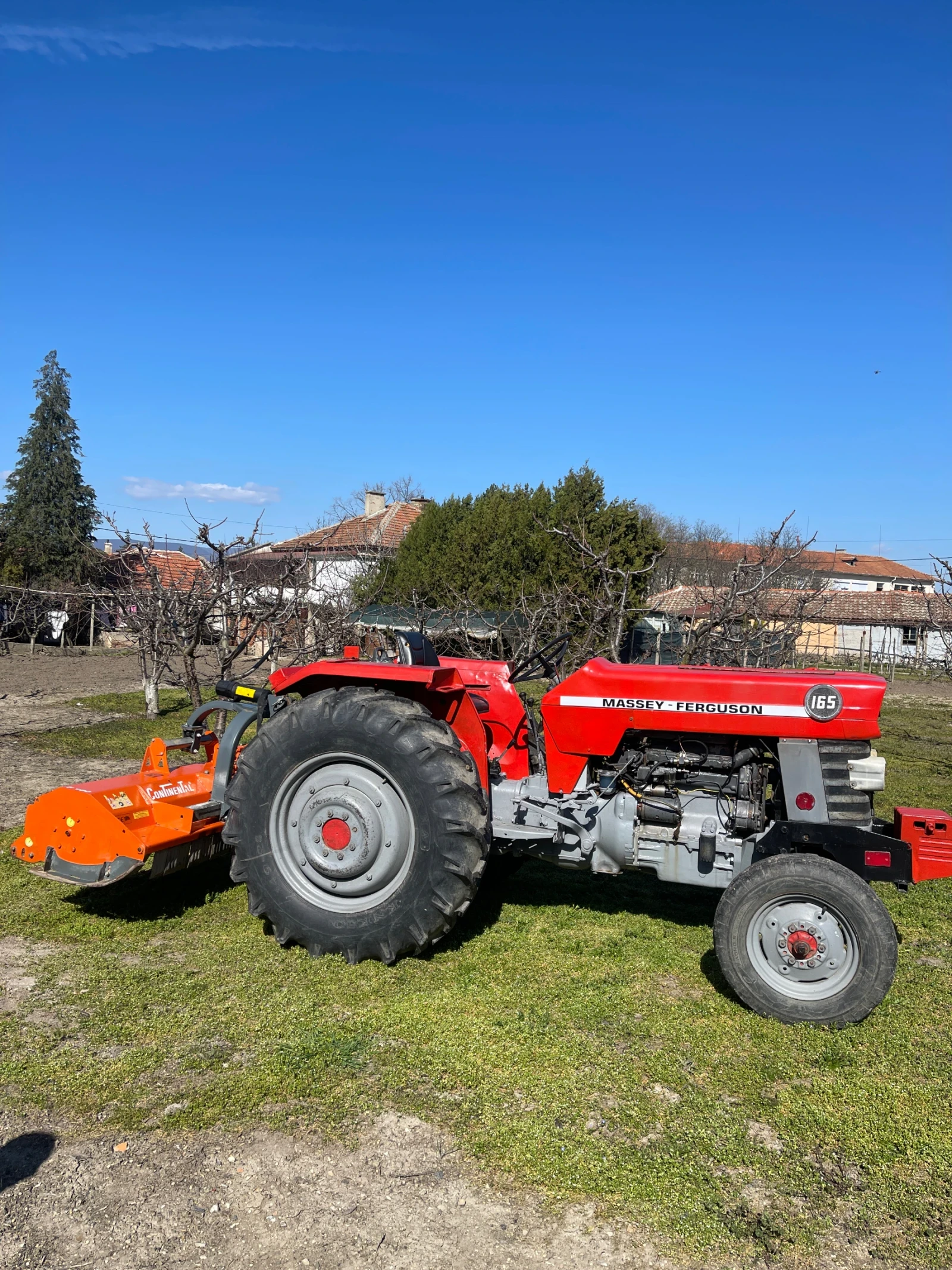 Трактор Massey 165
