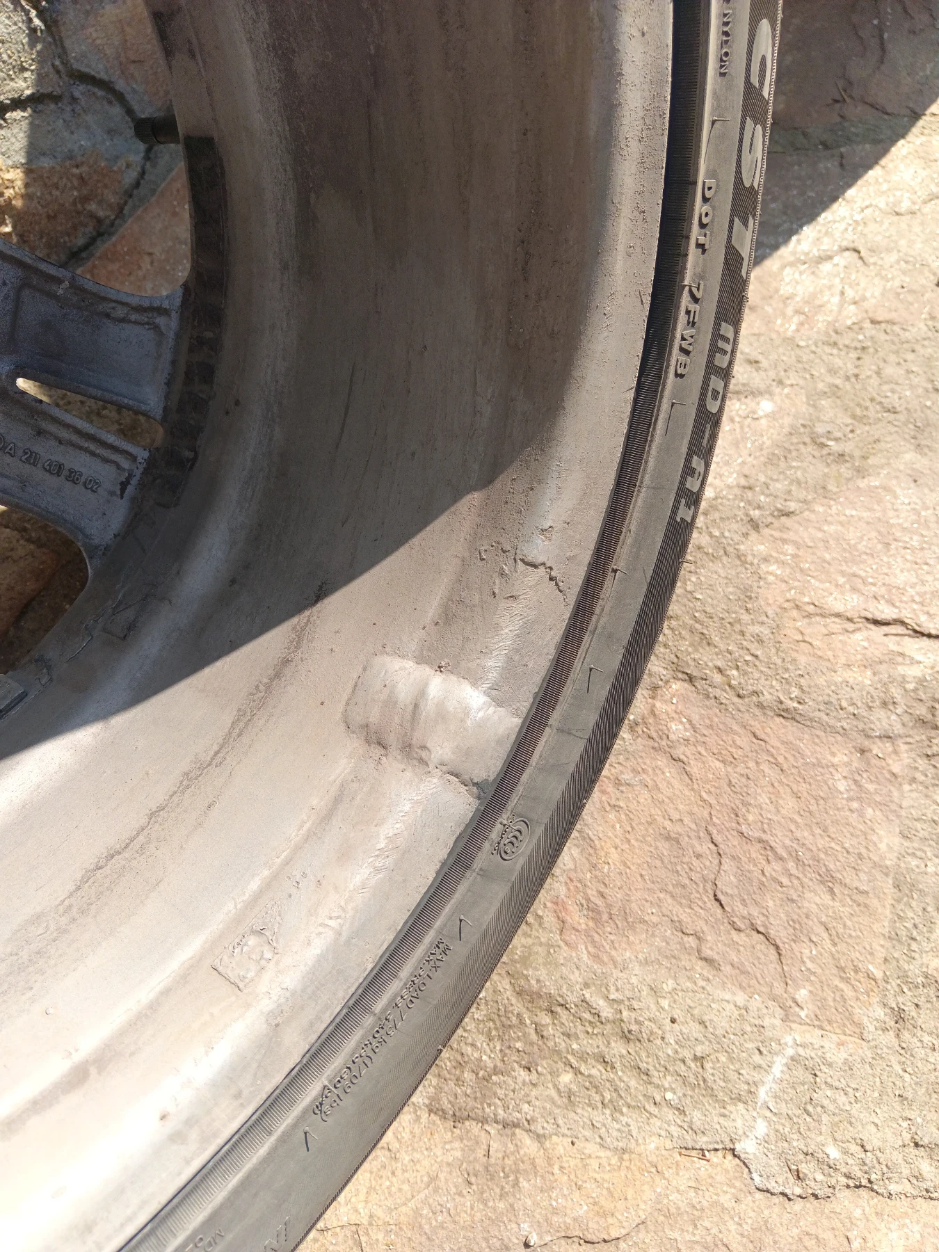 ���� � ������ 245/45R17 �� Mercedes-Benz E 280 | Mobile.bg � ����������� 2