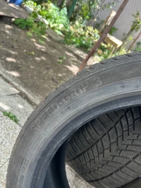 Гуми Зимни 235/45R19, снимка 4 - Гуми и джанти - 52927749