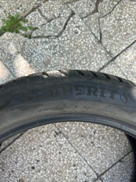 Гуми Зимни 235/45R19, снимка 3 - Гуми и джанти - 52927749
