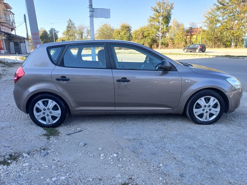 Kia Ceed 1.4i  GPL, снимка 4 - Автомобили и джипове - 47640146