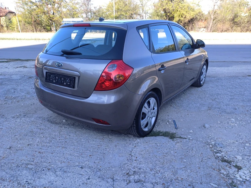 Kia Ceed 1.4i  GPL, снимка 5 - Автомобили и джипове - 47640146