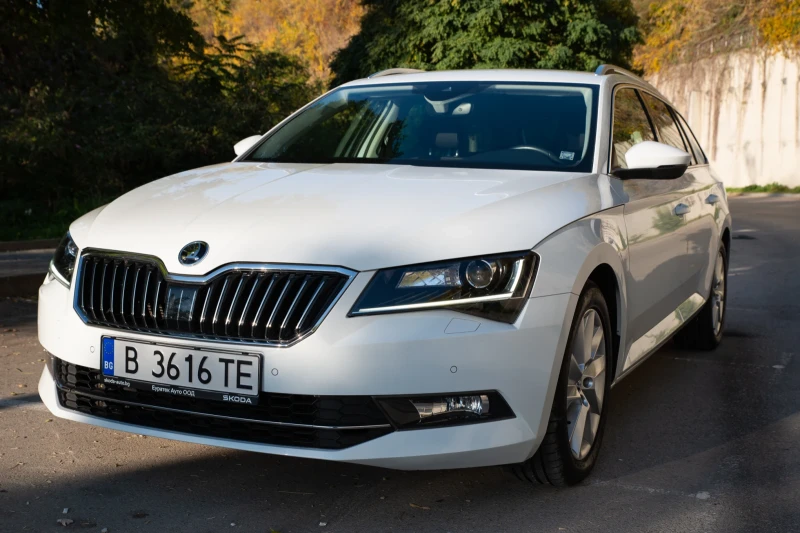 Skoda Superb, снимка 3 - Автомобили и джипове - 47901808