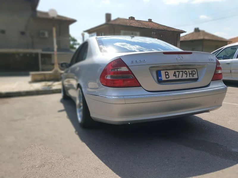 Mercedes-Benz E 320, снимка 4 - Автомобили и джипове - 47965773