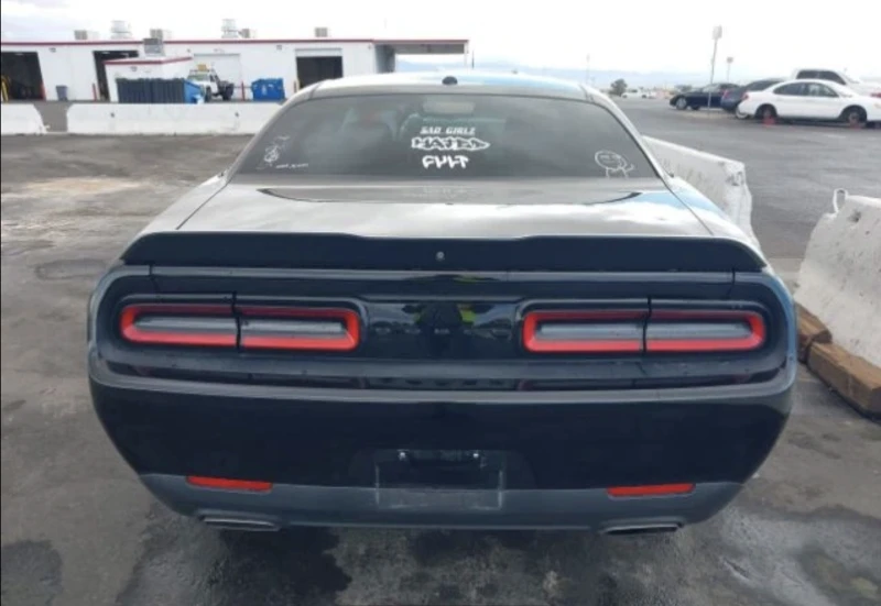 Dodge Challenger SXT, снимка 5 - Автомобили и джипове - 48316513