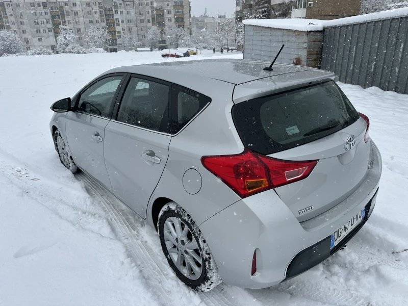 Toyota Auris 1.4 D-4D, снимка 6 - Автомобили и джипове - 49178363