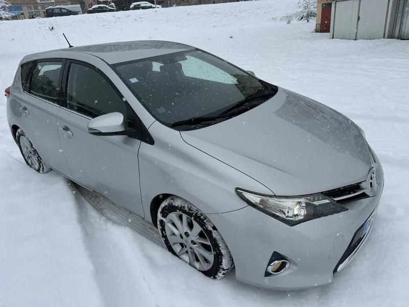 Toyota Auris 1.4 D-4D, снимка 3 - Автомобили и джипове - 49178363