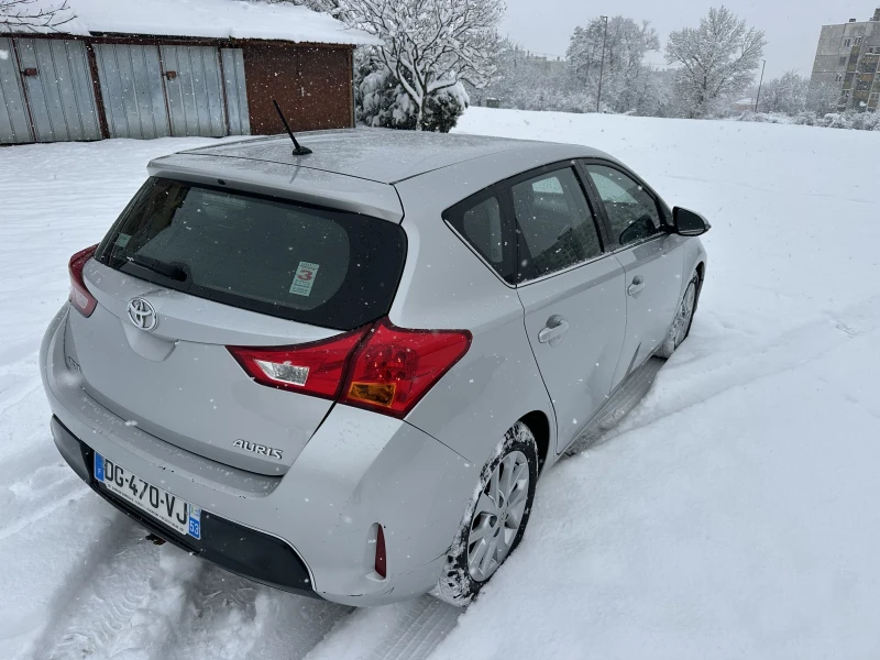 Toyota Auris 1.4 D-4D, снимка 4 - Автомобили и джипове - 49178363