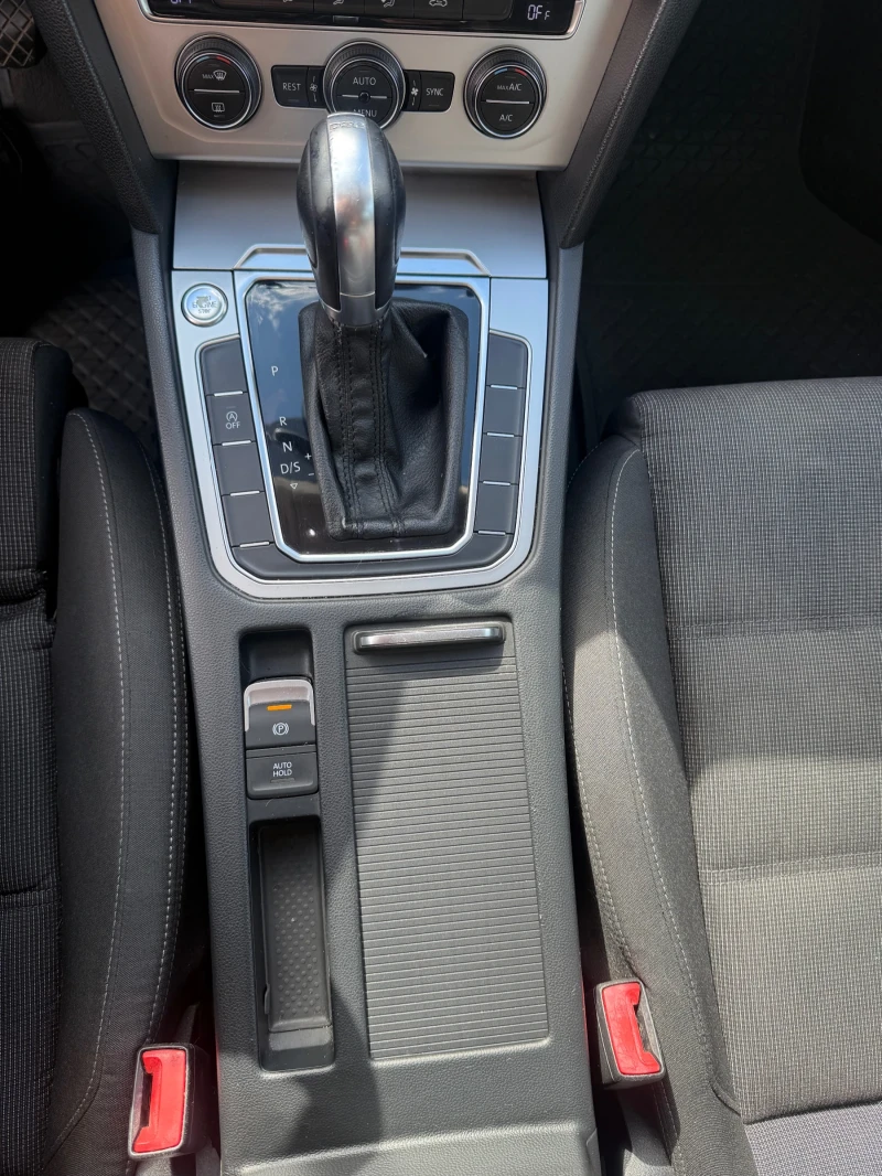 VW Passat 2.00 TDI, 150 к.с., DSG, снимка 16 - Автомобили и джипове - 52635703