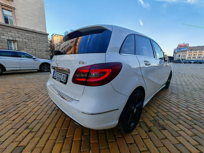 Mercedes-Benz B 180 AMG Пакет, Premium Edition, AUTOMATIC EVRO5B FULL, снимка 7 - Автомобили и джипове - 52429145