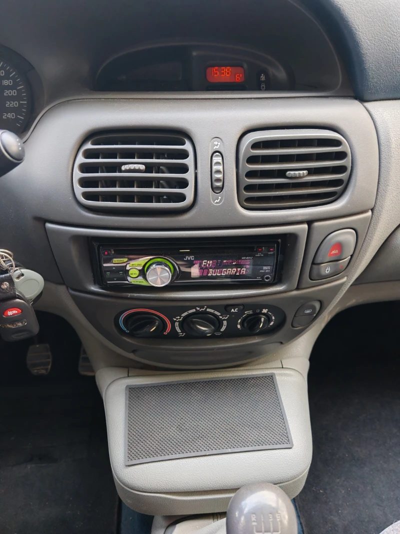 Renault Scenic  I (Phase II), снимка 8 - Автомобили и джипове - 52791202