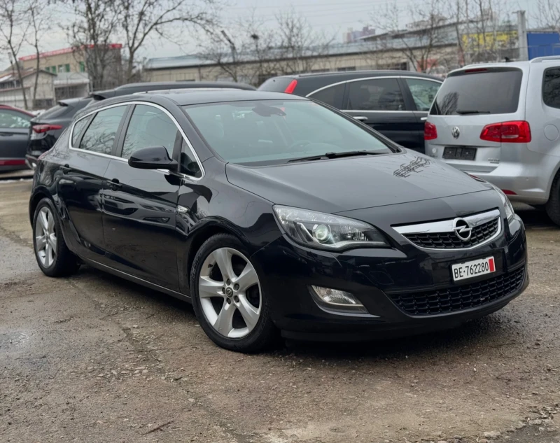 Opel Astra CH!ПЕРФЕКТНО СЪСТОЯНИЕ!1.4Т!ФУЛ!