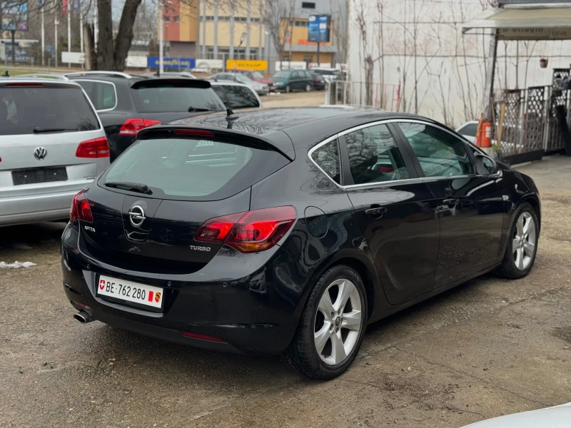 Opel Astra CH!ПЕРФЕКТНО СЪСТОЯНИЕ!1.4Т!ФУЛ!, снимка 2 - Автомобили и джипове - 53561713