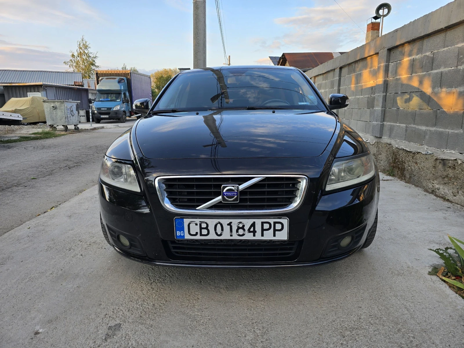 Volvo V50  - изображение 2