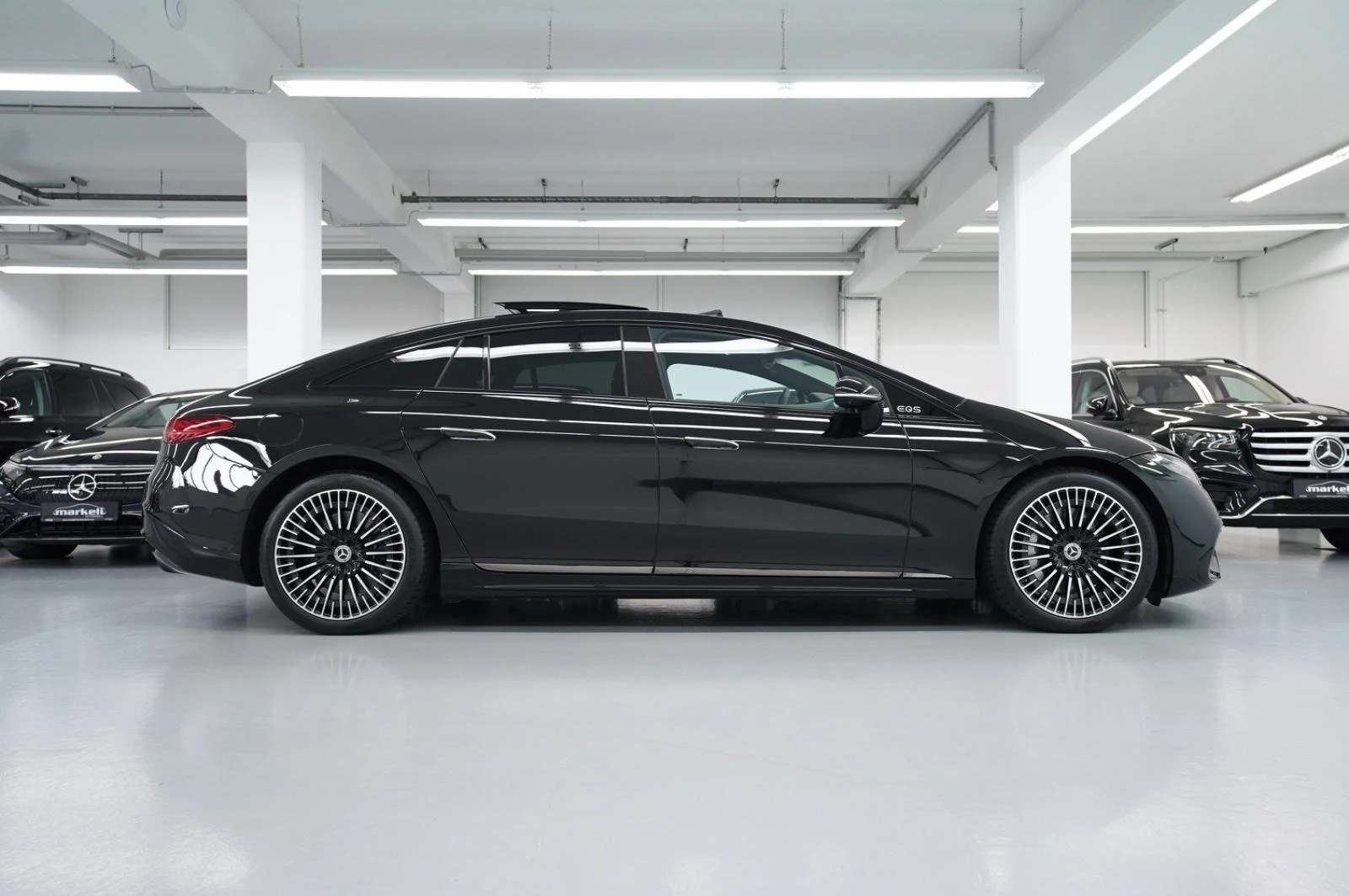Mercedes-Benz EQS 450+ AMG HYPERSCREEN BURMESTER PANO 360 HEAD UP - изображение 3