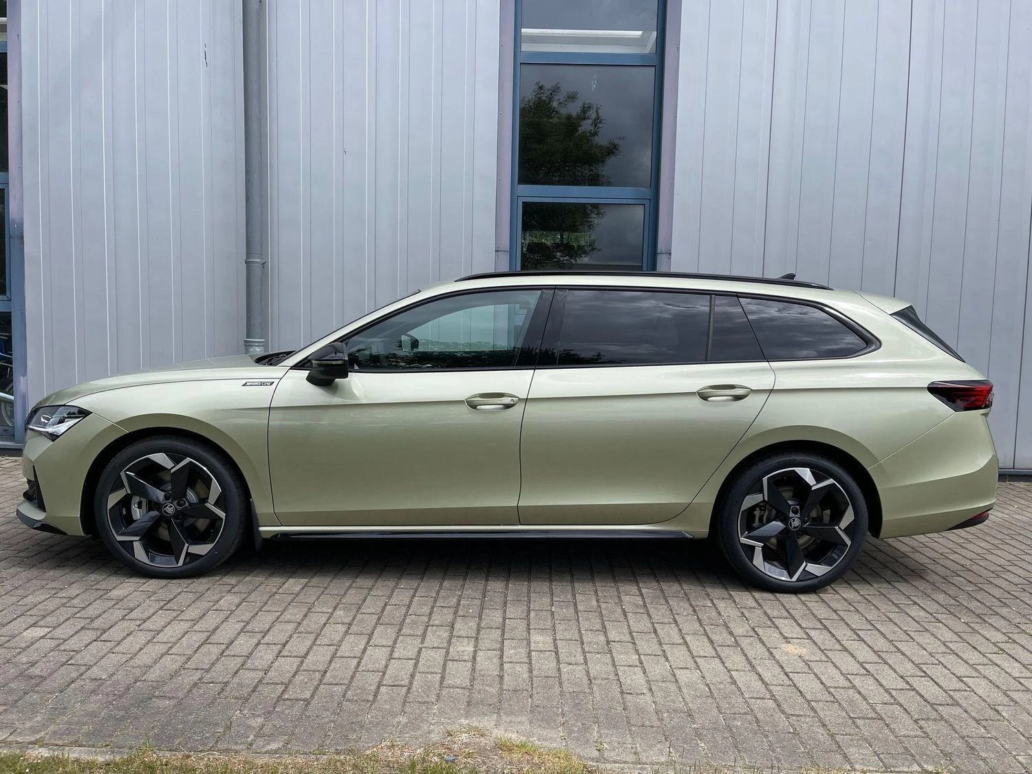 Skoda Superb 2.0 TSI 4x4 SPORTLINE CANTON CAMERA MATRIX  - изображение 7