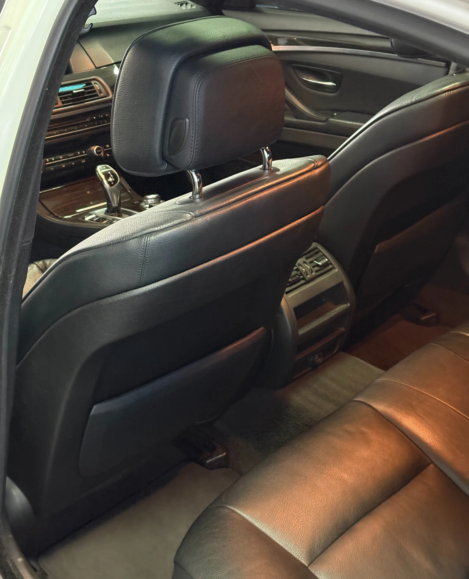 BMW 535 I* Xdrive* M SPORT* Обсужена* Топ, снимка 12 - Автомобили и джипове - 53265404