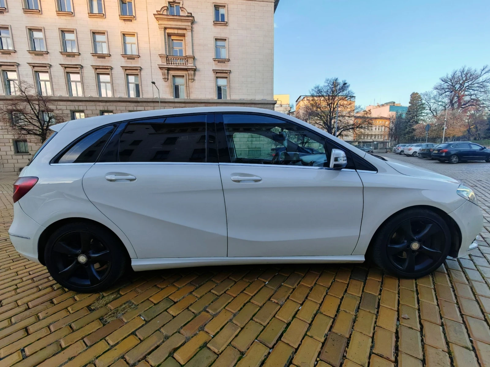 Mercedes-Benz B 180 AMG Пакет, Premium Edition, AUTOMATIC EVRO5B FULL - изображение 8