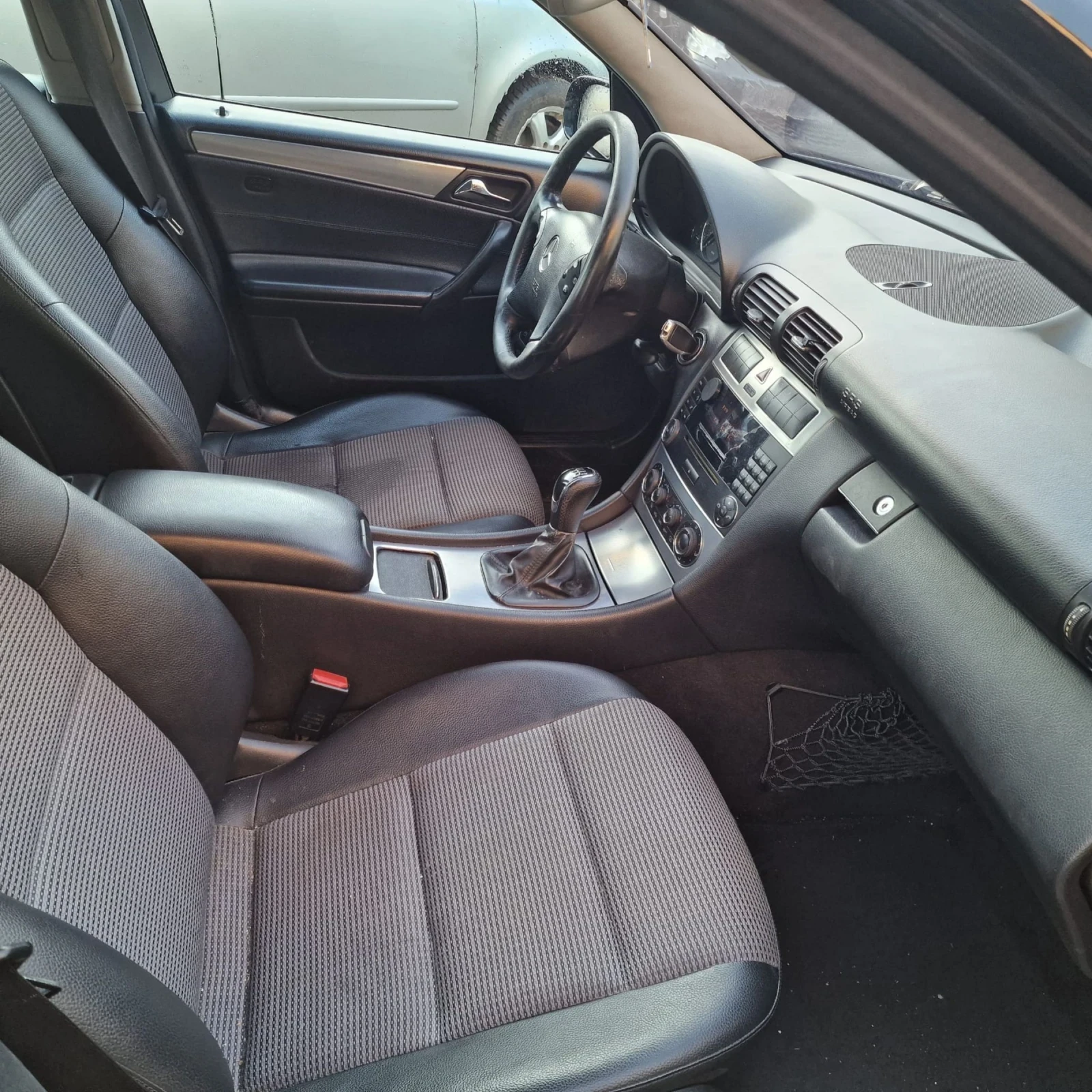 Mercedes-Benz C 220 2.2 cdi avantgarde - изображение 2