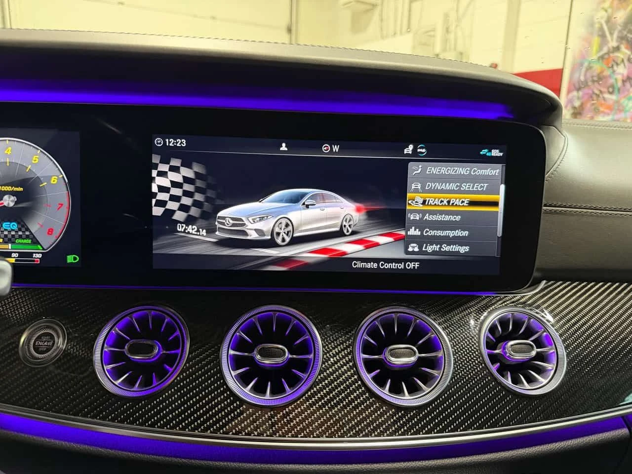 Mercedes-Benz CLS 53 AMG * CARFAX * CARBON * МАСАЖИ * ХЕДЪП * ВЪЗДУШНО, снимка 12 - Автомобили и джипове - 53991941