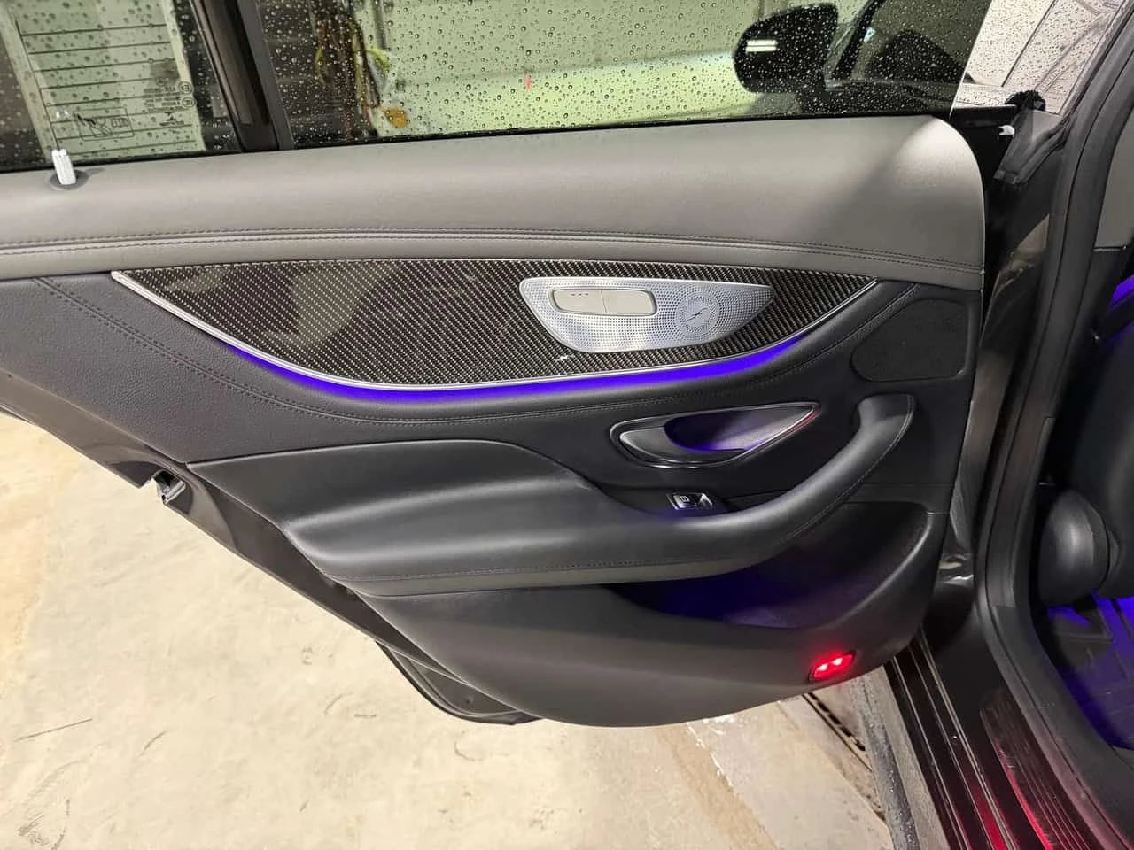 Mercedes-Benz CLS 53 AMG * CARFAX * CARBON * МАСАЖИ * ХЕДЪП * ВЪЗДУШНО, снимка 14 - Автомобили и джипове - 53991941