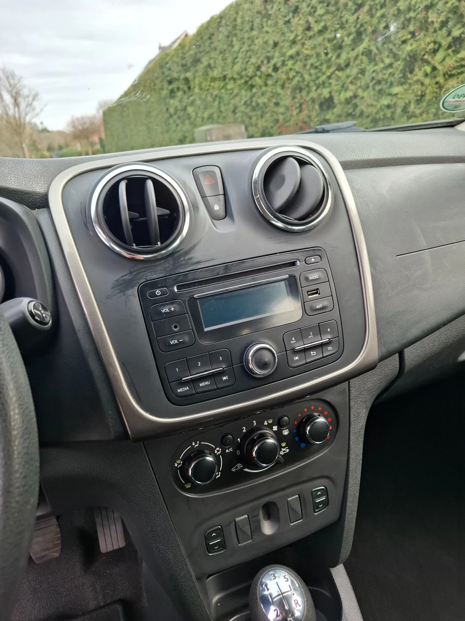 Dacia Logan 7SDAA, снимка 12 - Автомобили и джипове - 54081202