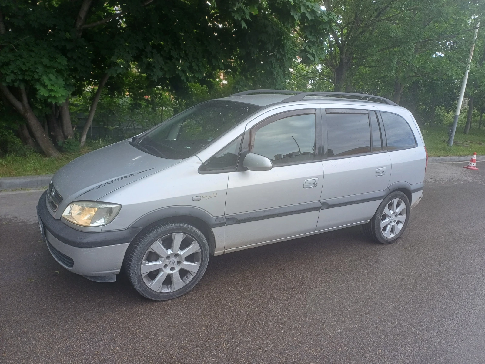 Opel Zafira 1.8I-GAZ, снимка 4 - Автомобили и джипове - 54615356