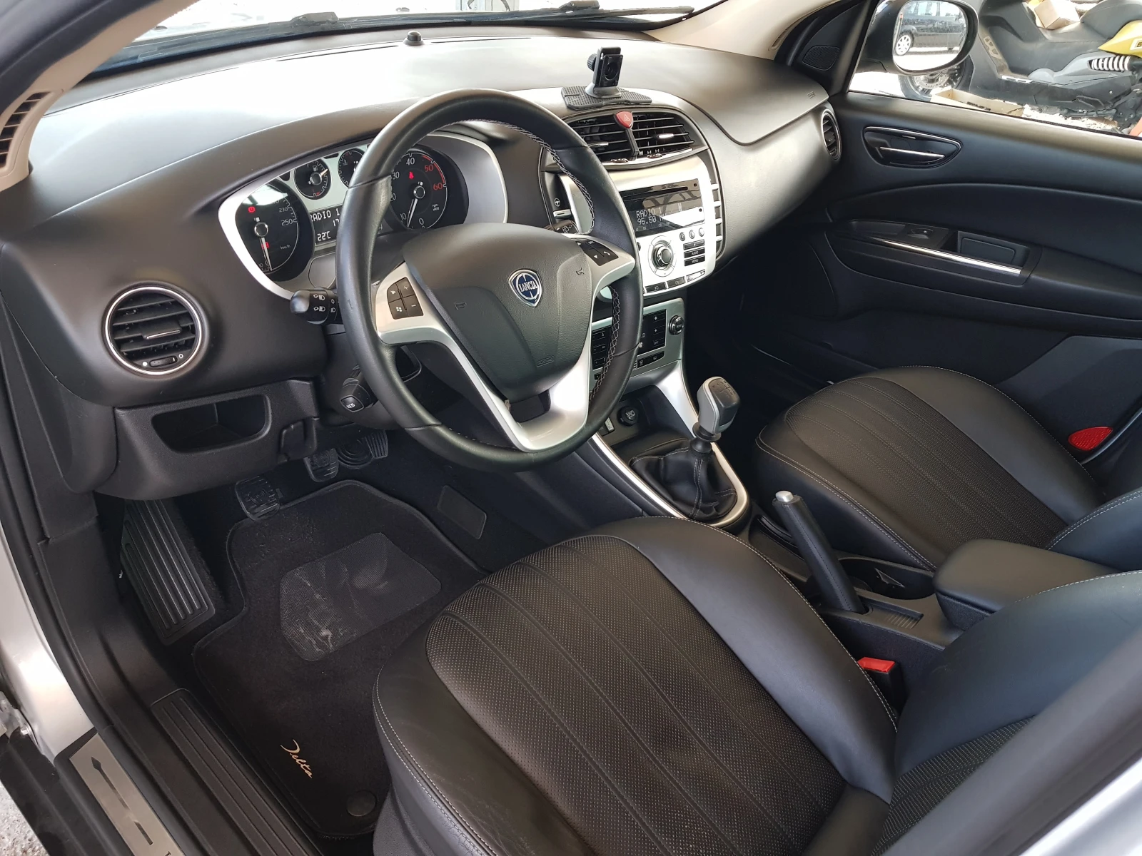 Lancia Delta 1.6 Mjet - 120 к.с. /04/2013 г. ЛИЗИНГ, снимка 9 - Автомобили и джипове - 54818997