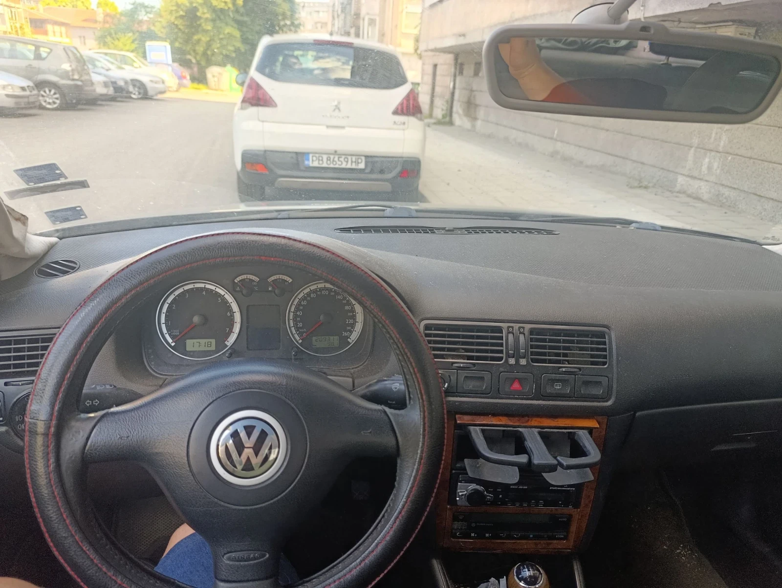 VW Bora Газ бензин, снимка 6 - Автомобили и джипове - 54837368
