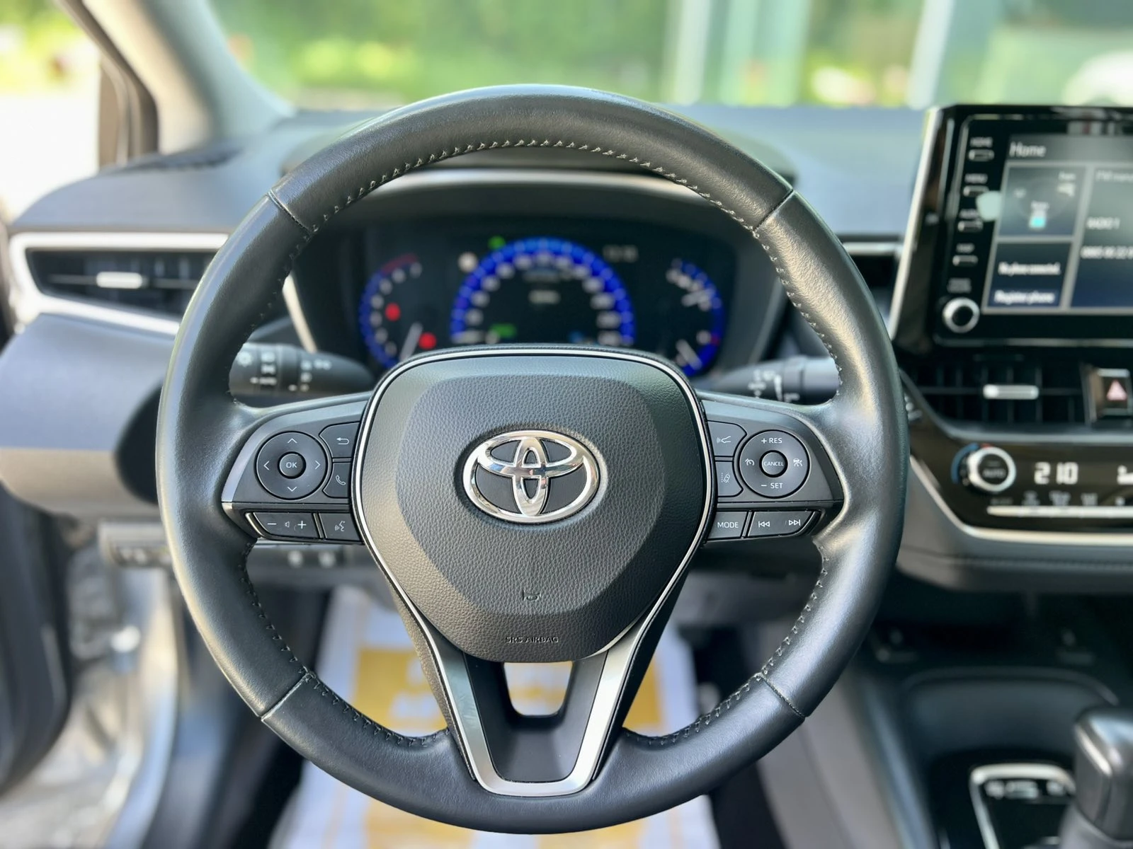 Toyota Corolla Executive / 1.8 Hybrid / 122 к.с. / e-CVT, снимка 12 - Автомобили и джипове - 54931035