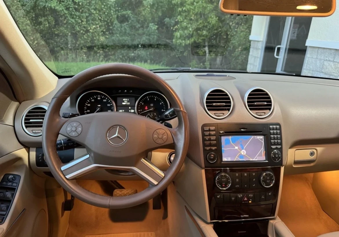 Mercedes-Benz ML 550 AMG* 4MATIC* LPG* HK* KEYLESS* FACELIFT* , снимка 11 - Автомобили и джипове - 55100198
