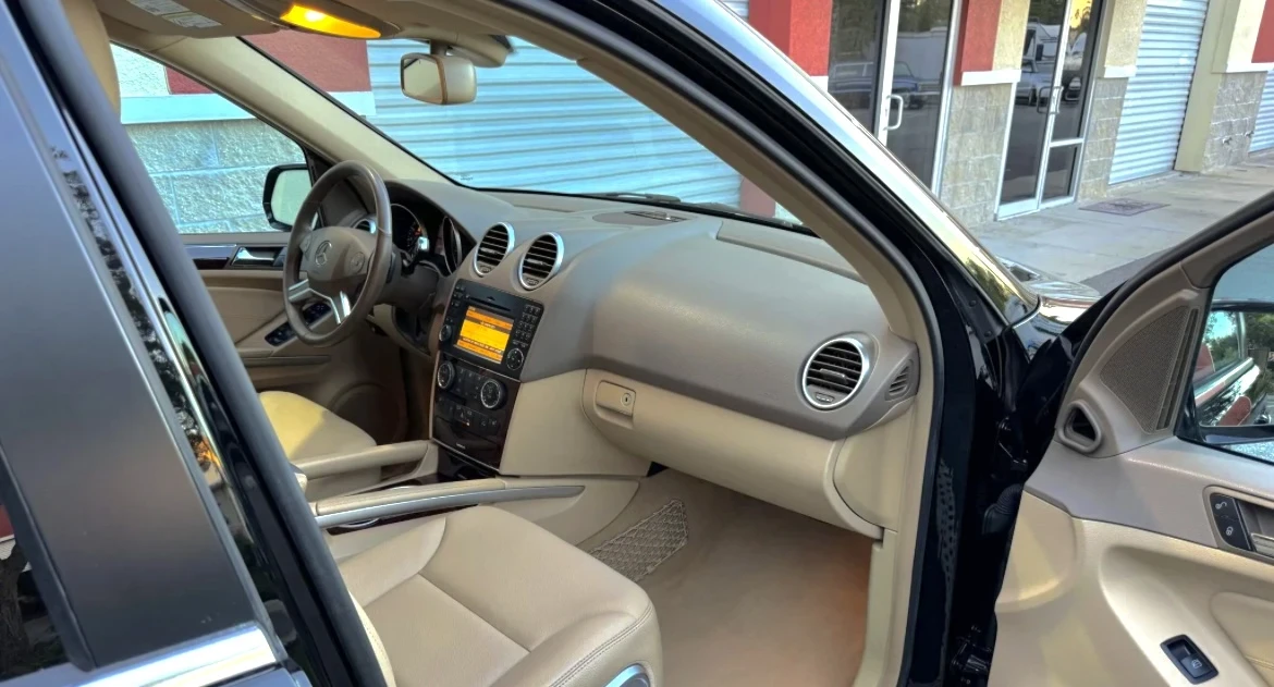 Mercedes-Benz ML 550 AMG* 4MATIC* LPG* HK* KEYLESS* FACELIFT* , снимка 14 - Автомобили и джипове - 55100198