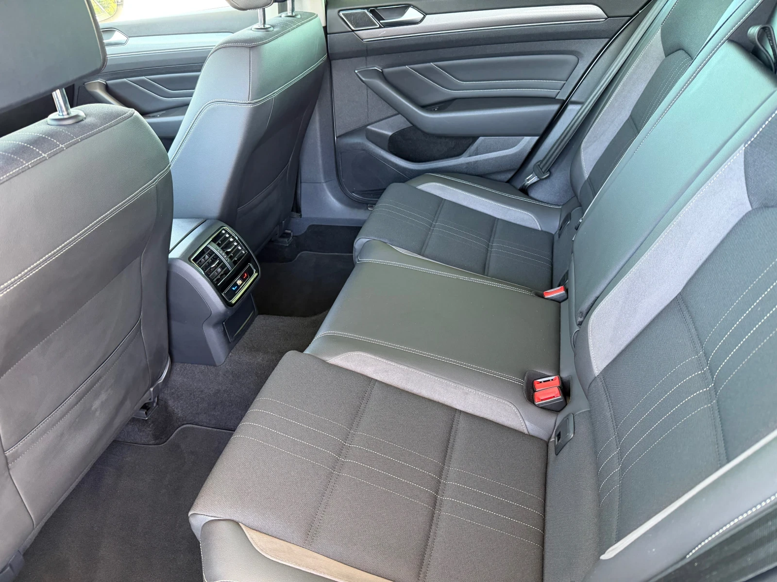 VW Alltrack 2.0TDI Швейцария 200к.с., снимка 11 - Автомобили и джипове - 55248494
