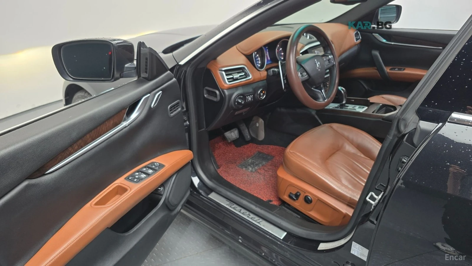 Maserati Ghibli КОЖА* ПОДГРЕВ* ПАНО* КАМЕРА, снимка 8 - Автомобили и джипове - 55403327