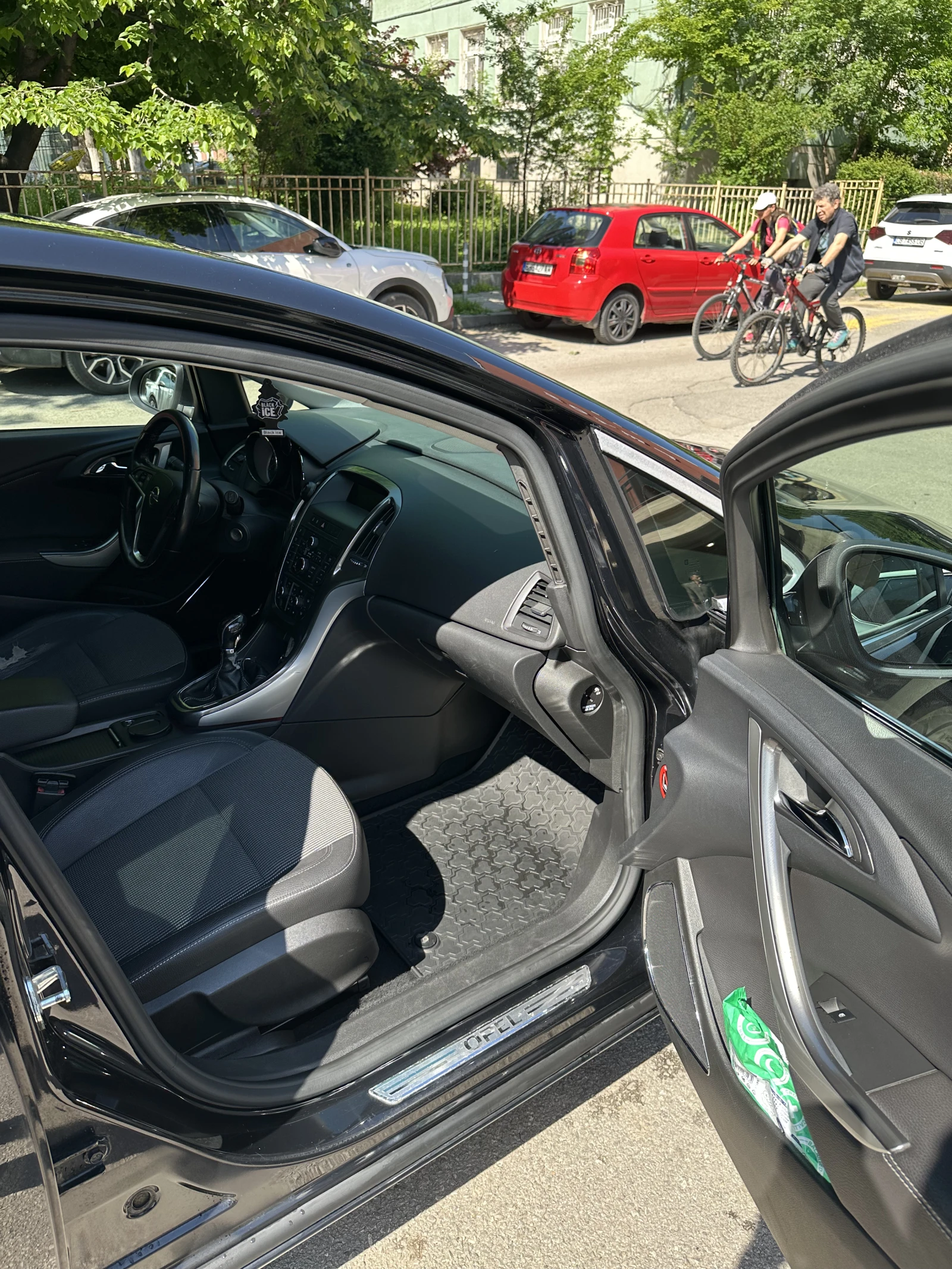 Opel Astra, снимка 12 - Автомобили и джипове - 55655626