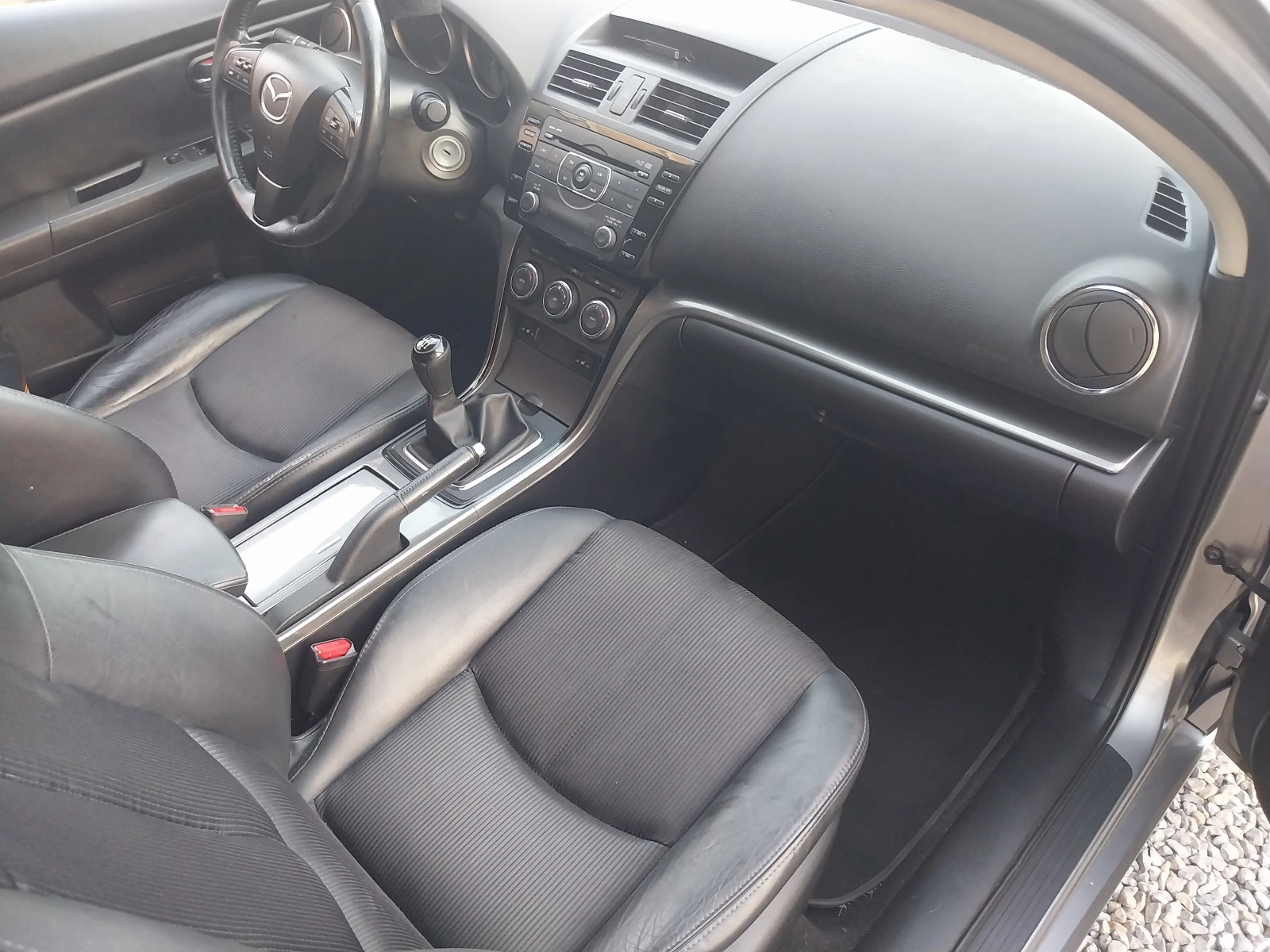 Mazda 6 2.2 клима гаражен , снимка 2 - Автомобили и джипове - 55954577