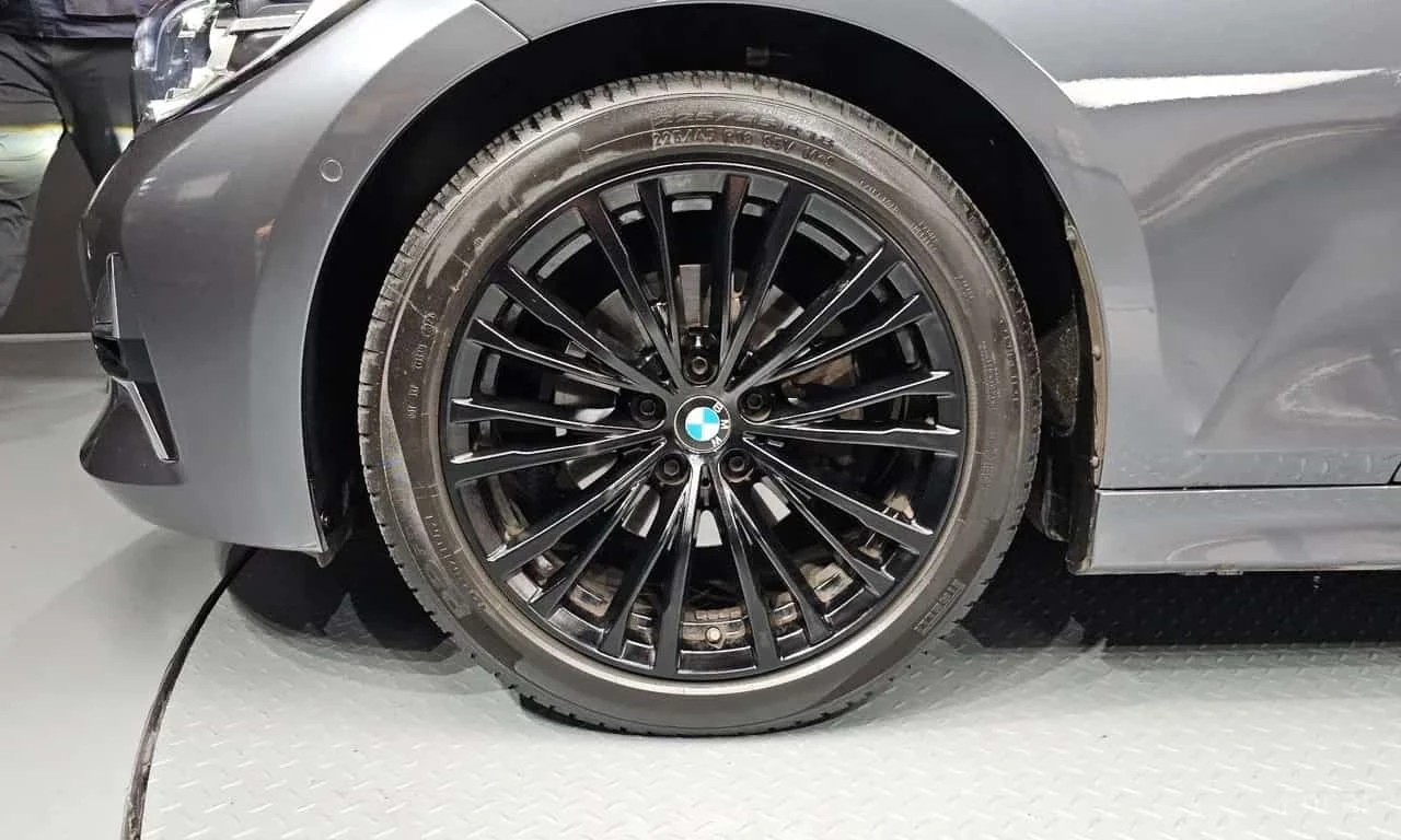 BMW 320 * 320d Luxury * ЦЕНА ДО БГ, снимка 16 - Автомобили и джипове - 56313510