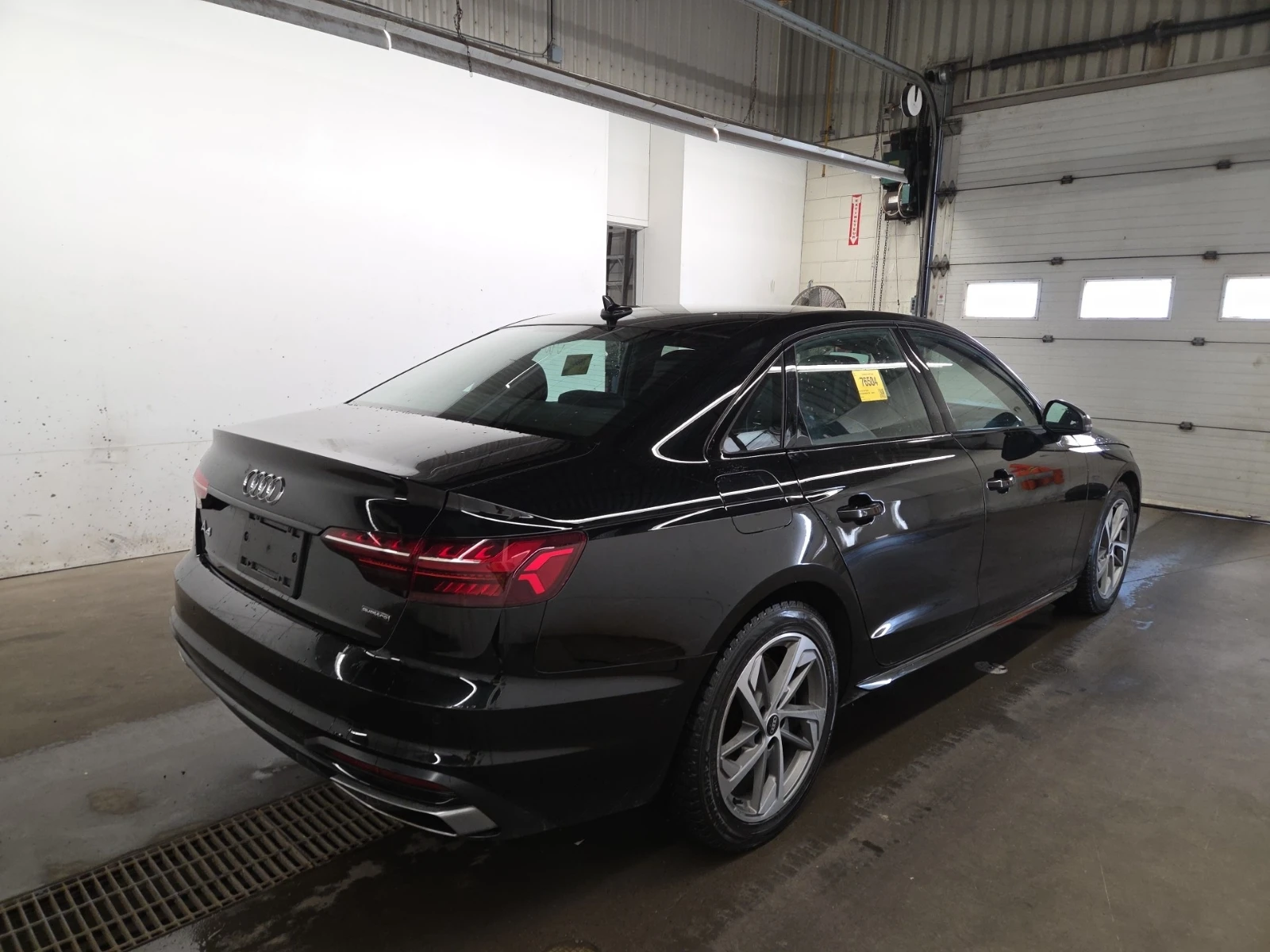 Audi A4 KOMFORT, снимка 3 - Автомобили и джипове - 56454690