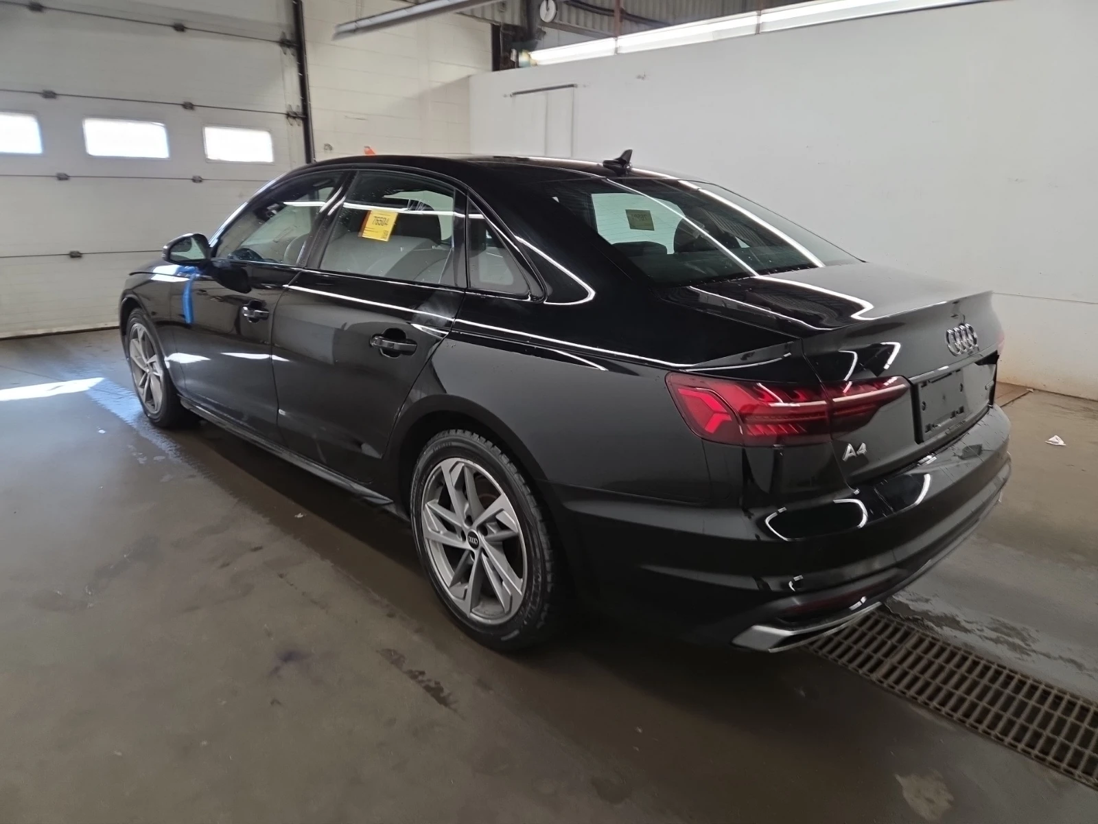 Audi A4 KOMFORT, снимка 4 - Автомобили и джипове - 56454690