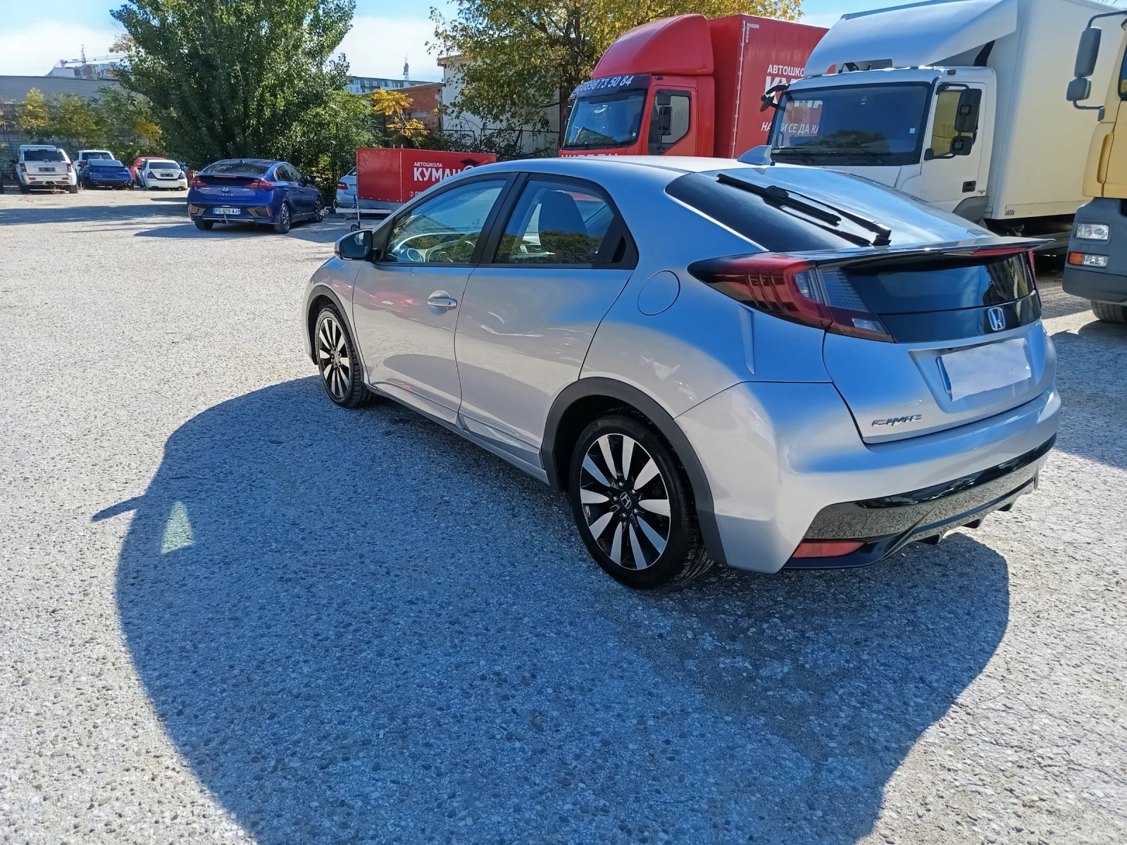 Honda Civic 1.6i-dtec, снимка 8 - Автомобили и джипове - 56558104