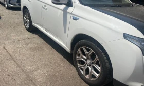 Mitsubishi Outlander 2.0 hybrid, снимка 4